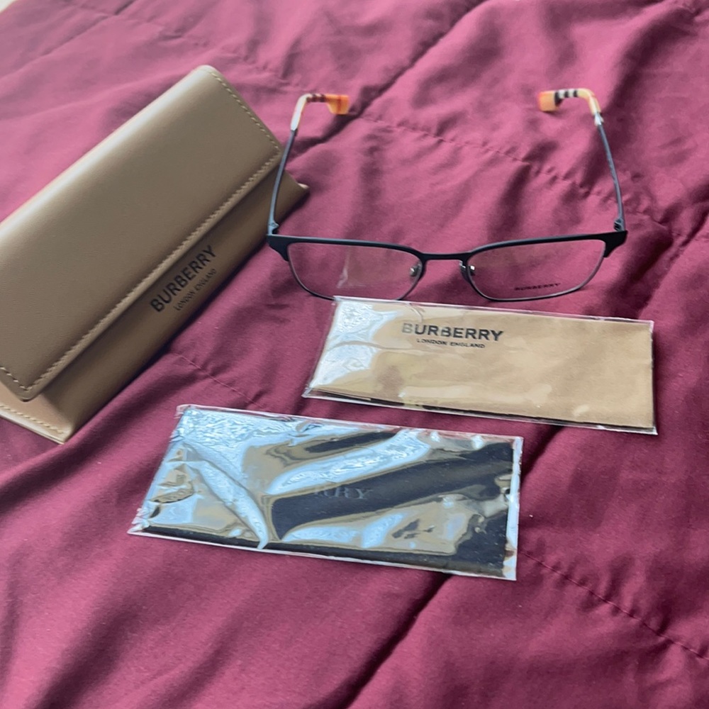 LUXURY Burberry Men’s Eyeglasses